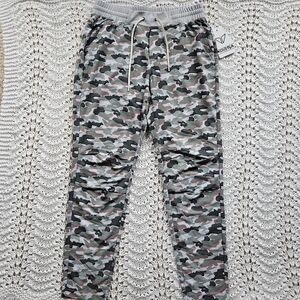 NWT Korsa Women's Vision Fashion Crop Pants Camo Sz. L
